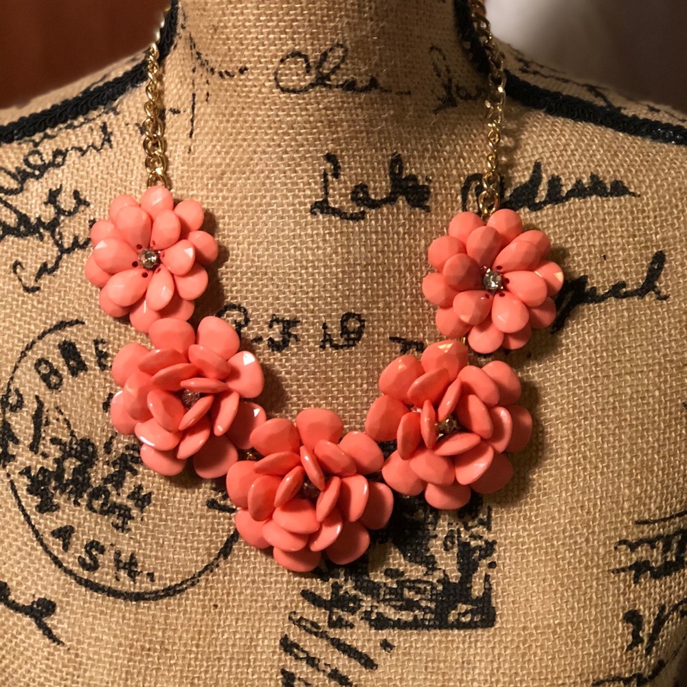 J CREW PETAL FLOWER STATEMENT NECKLACE